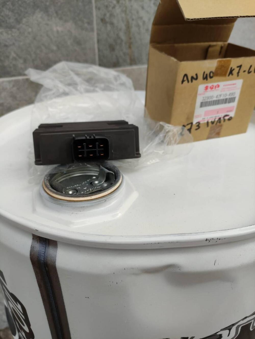 REGOLATORE TENSIONE ORIGINALE NUOVO SUZUKI BURGMAN