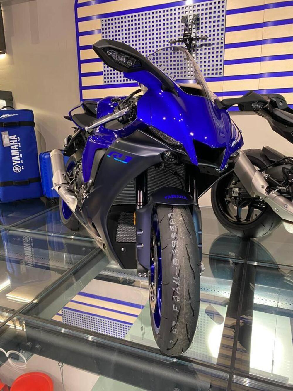 Yamaha YZF R1 (2020 - 25) (4)