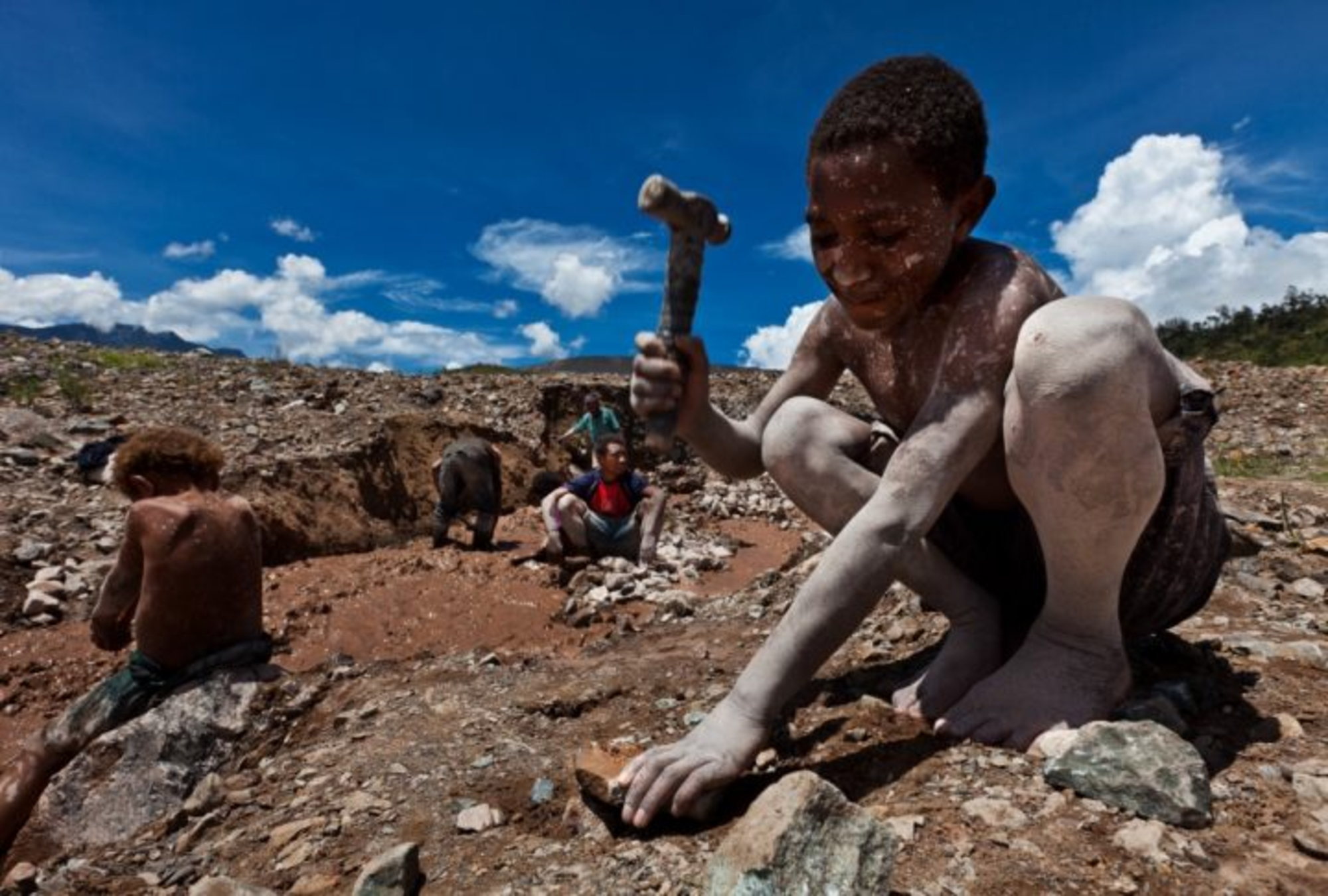 L&#039;estrazione di cobalto in Congo per cui si impiega lavoro minorile