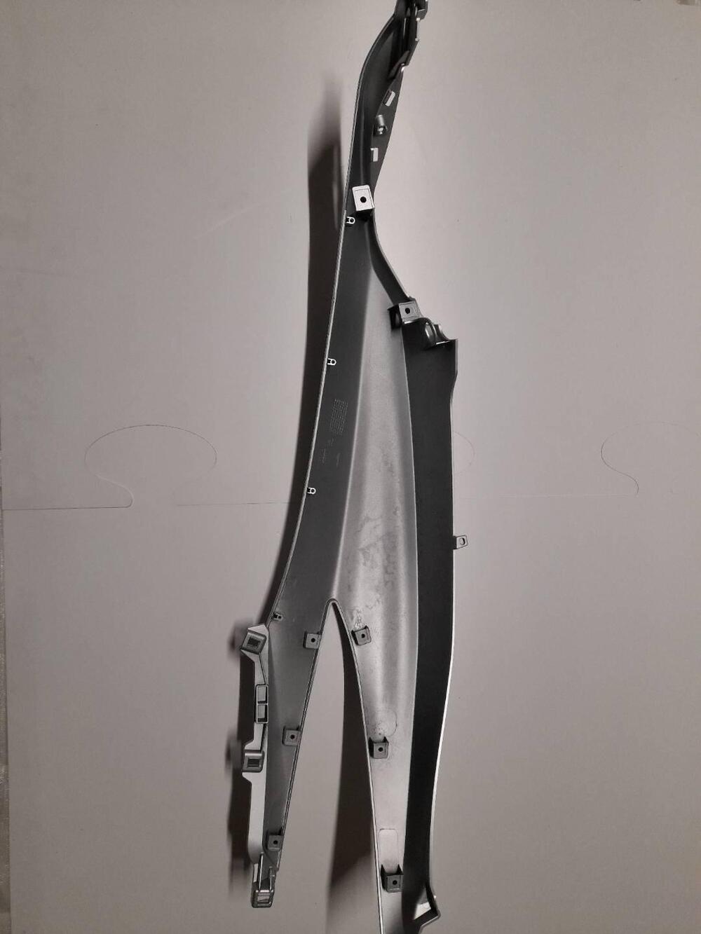 Fiancata posteriore sx New Beverly hpe Piaggio (2)