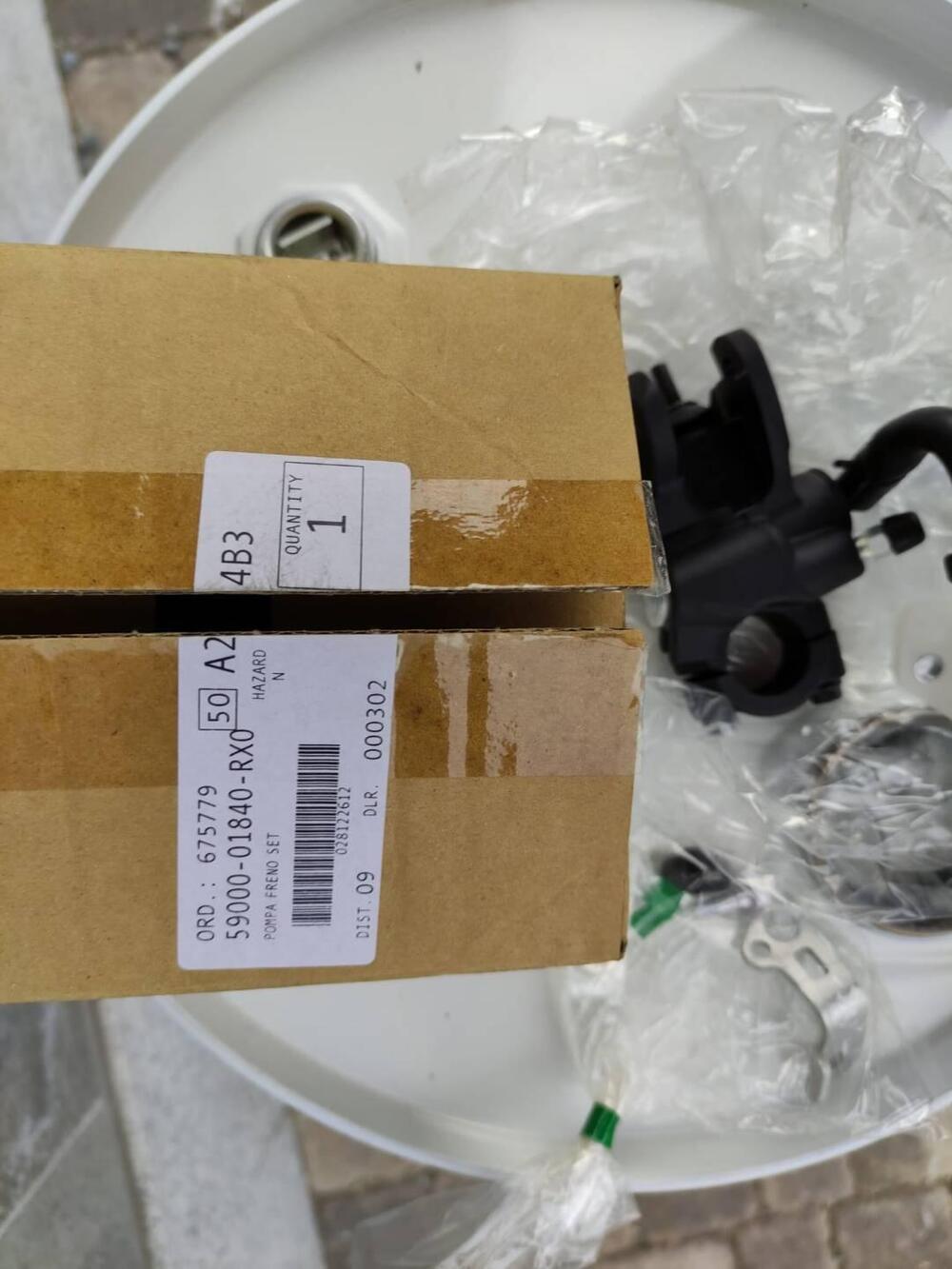 pompa freno suzuki gsxr1000 k7-k8 nuova originale (3)