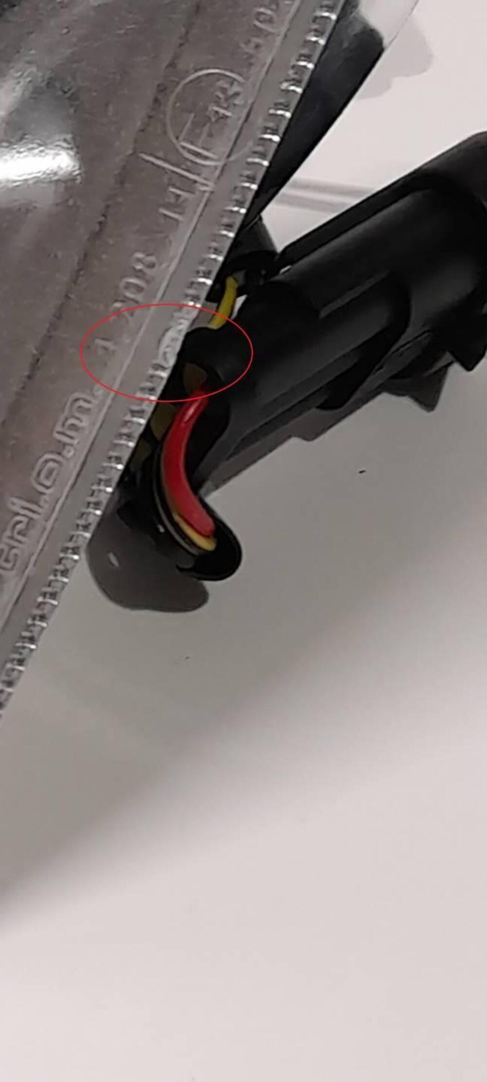 Indicatore di direzione ant sx per Vespa GTS 125/1 Piaggio (2)