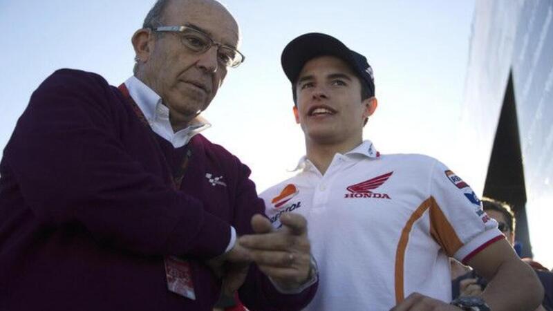 Ezpeleta: &ldquo;Copiamo la F1&rdquo;. Marquez: &ldquo;MotoGP troppo come la F1&rdquo; #lanotiziainprimafila [VIDEO]