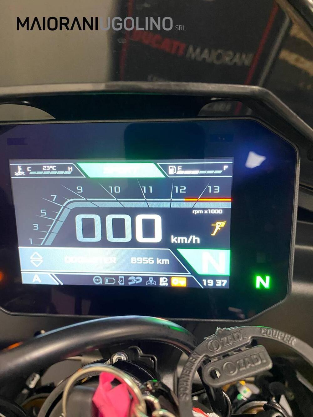 Aprilia Tuono V4 Factory (2021 - 24) (7)