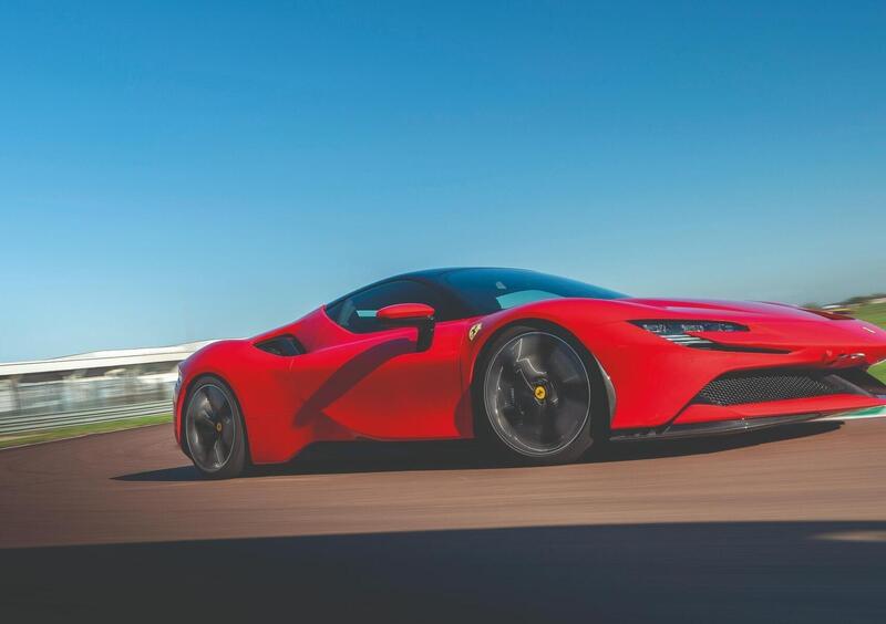 Ferrari SF90 Coupé (2019-->>) (14)