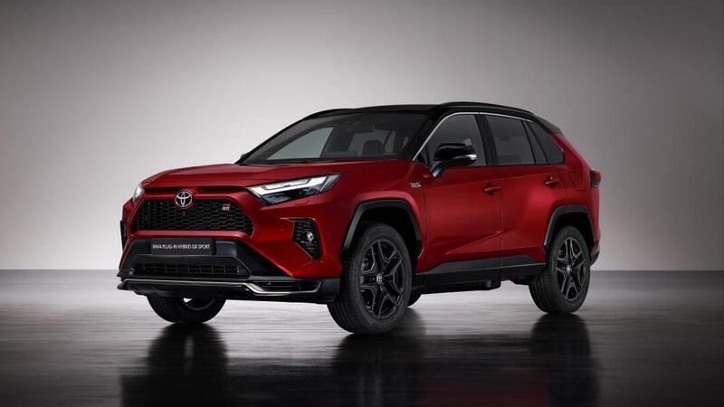 Toyota RAV4: ci sono buoni motivi per sceglierla nelle due varianti [Video]