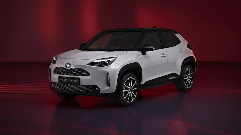 Toyota Yaris Cross GR Sport: piccola SUV ibrida con il look Gazoo [Video]