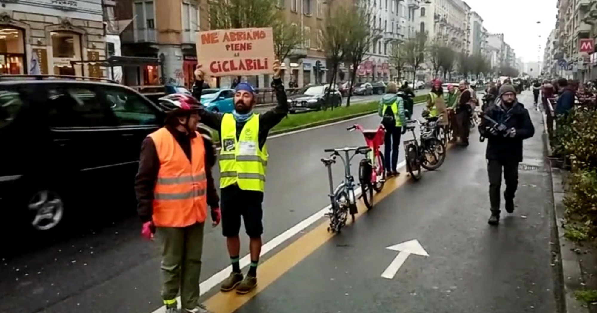 Una protesta dei ciclisti a Milano