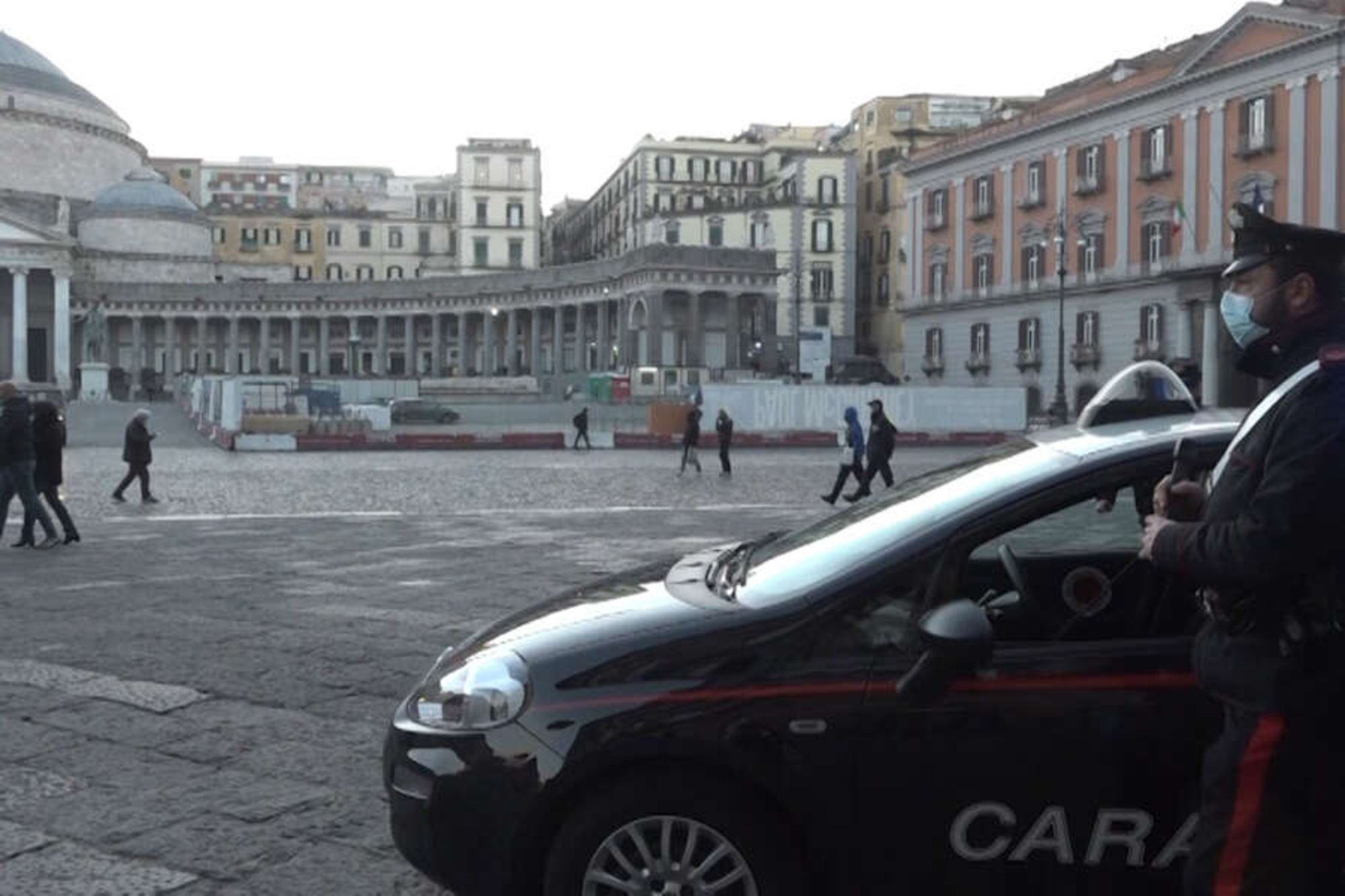 Le autorit&agrave; hanno avviato un&#039;indagine a Napoli per identificare i truffatori