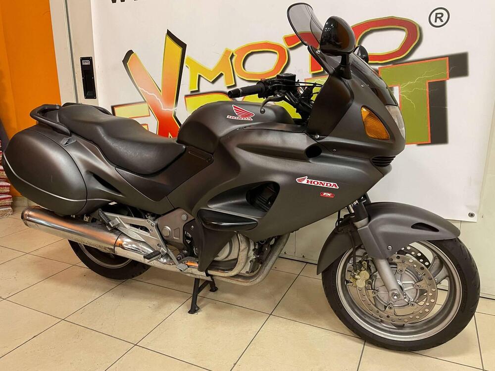 Honda Deauville 650 (1998 - 01) (2)