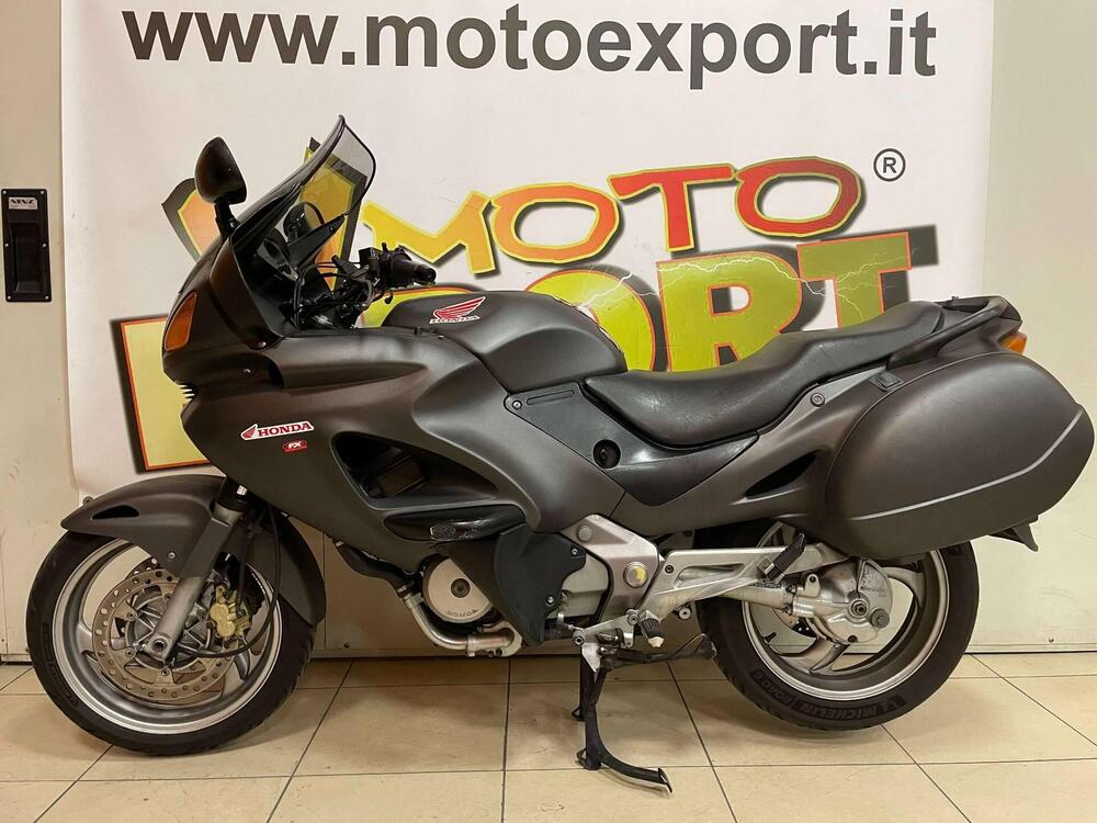 Honda Deauville 650 (1998 - 01) (4)