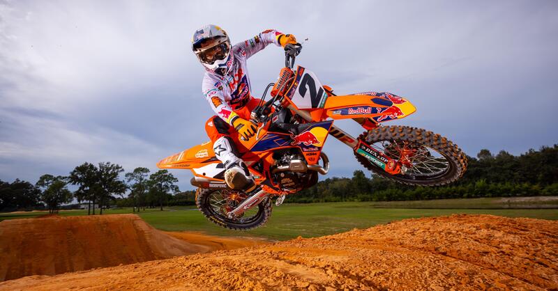 KTM annuncia la 450 SX-F Factory Edition 2023