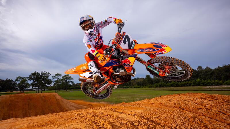 KTM annuncia la 450 SX-F Factory Edition 2023