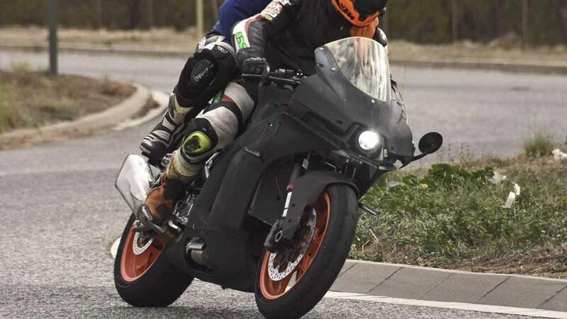 KTM RC 990: si prepara il ritorno della super sportiva [Foto Spia]