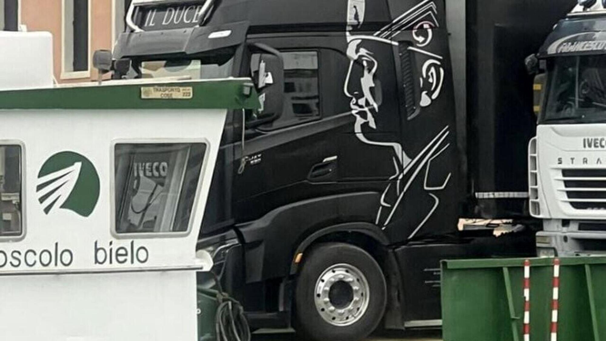 Il camion con l&#039;effige del Duce a Venezia