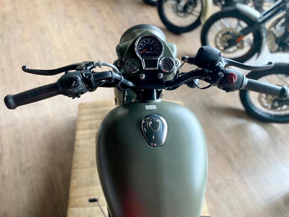 Royal Enfield Classic 350 (2021 - 25) (4)