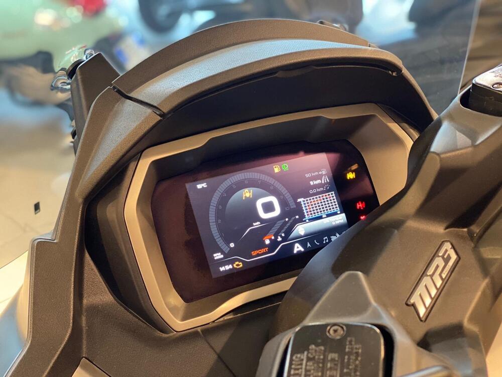 Piaggio MP3 530 ABS Hpe (2023 - 24) (4)