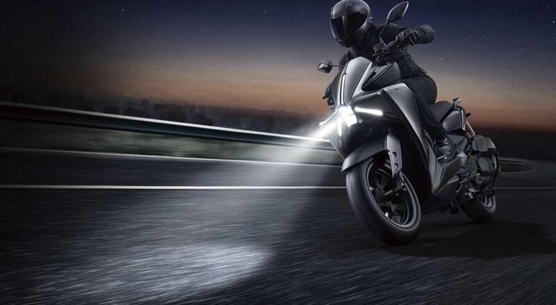 Yamaha Augur, un nuovo scooter dallo stile avveniristico