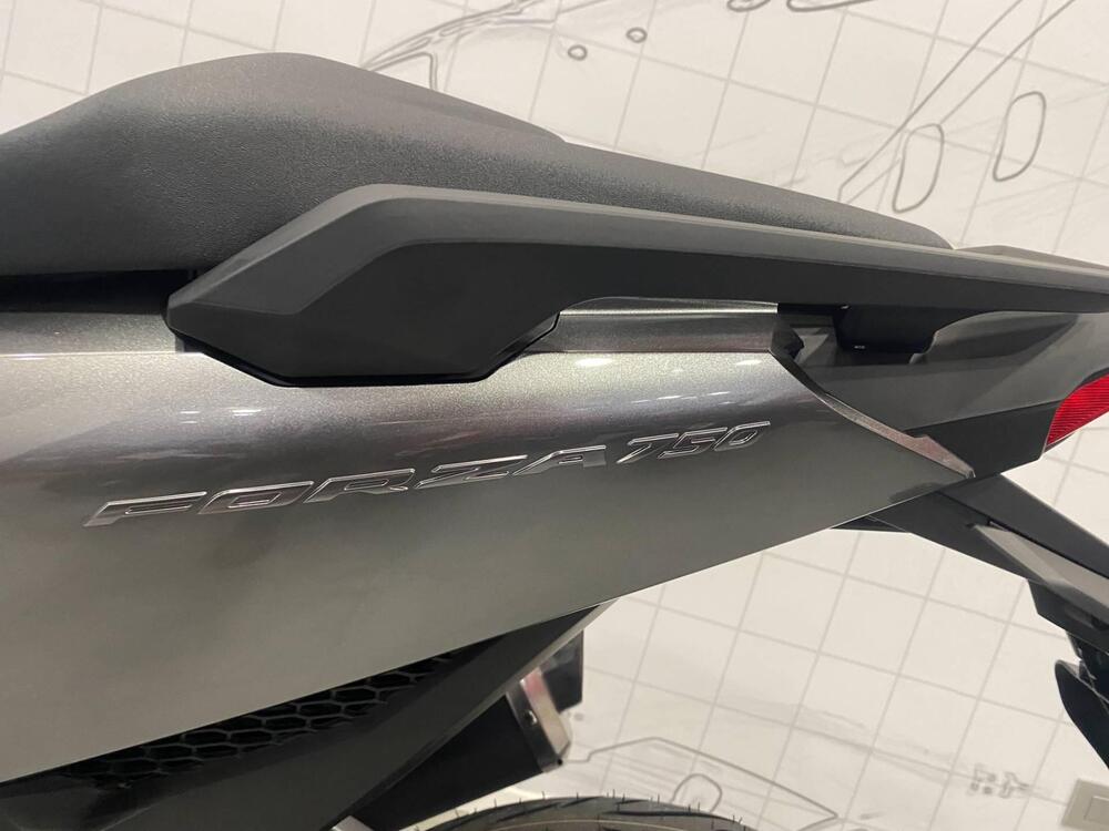 Honda Forza 750 DCT (2021 - 24) (5)
