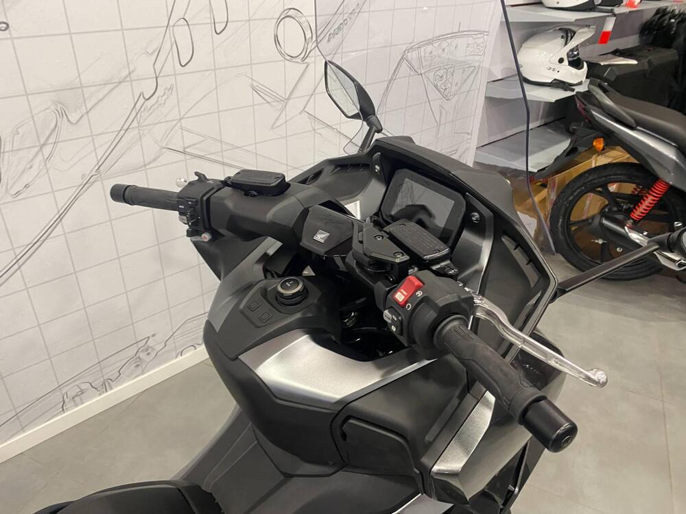 Honda Forza 750 DCT (2021 - 24) (13)