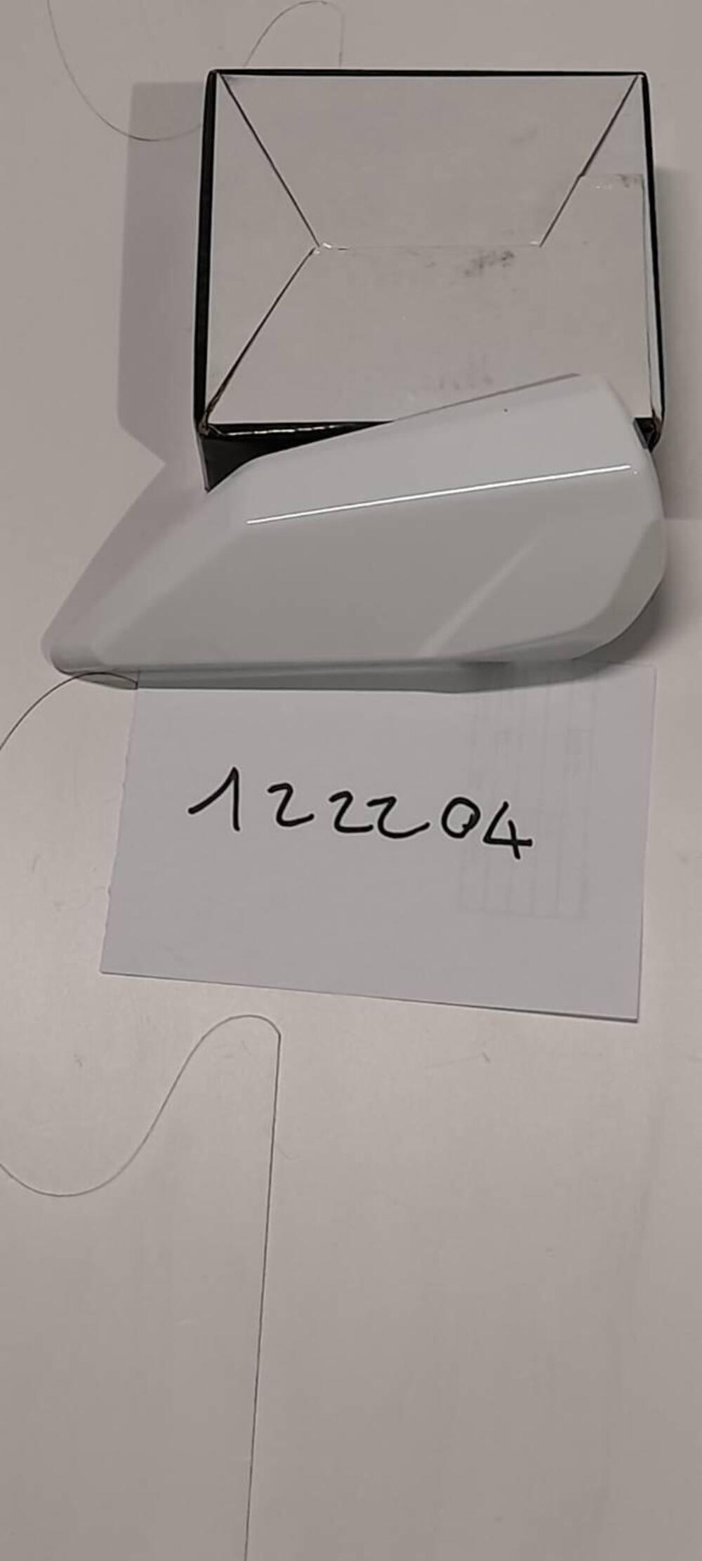 Coperchio pedana passeggero dx per Sym Jet -X 125 (2)