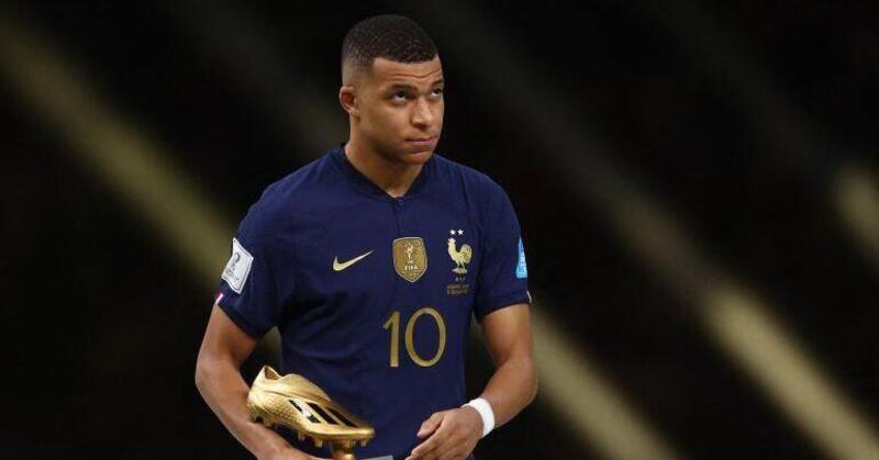 Mondiali di Calcio Qatar: adesso Kylian Mbapp&eacute; ha il tempo per prendere la patente