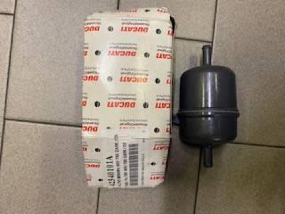 Portatarga, centralina, frecce, filtro,marmitta, c Ducati (3)