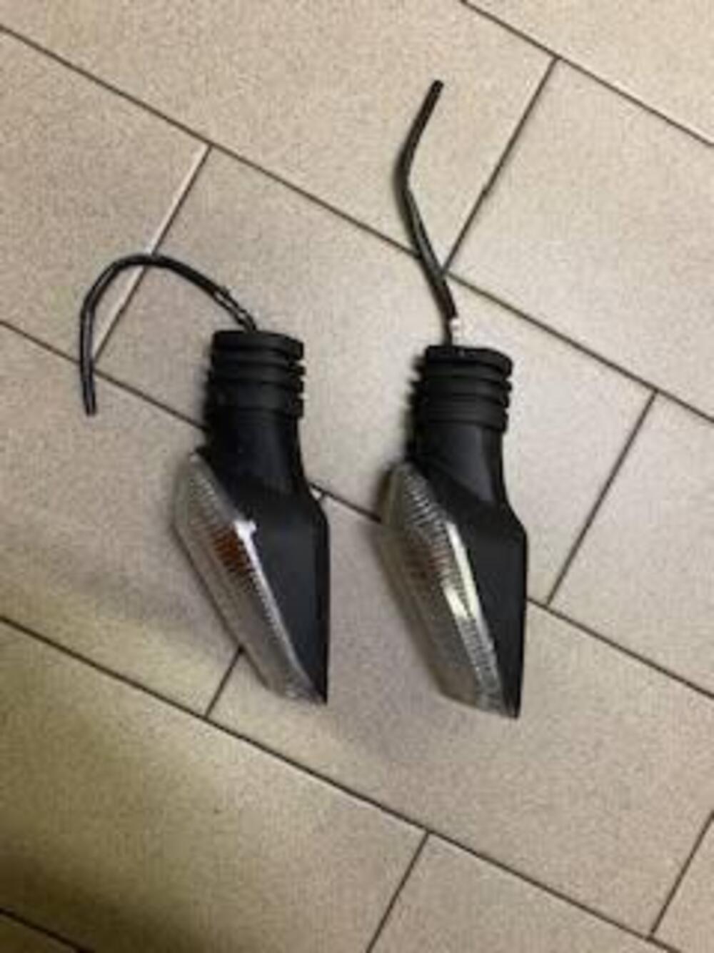 Portatarga, centralina, frecce, filtro,marmitta, c Ducati (5)