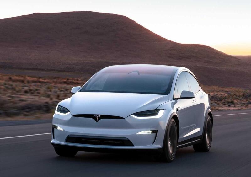 Tesla Model X (2)