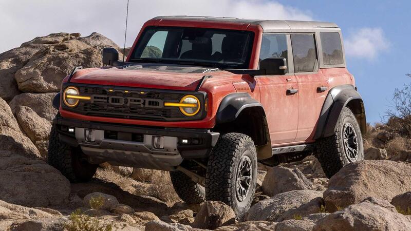 Scende in campo e le ha tutte contro (pure la Panda): nuova Ford Bronco top e flop