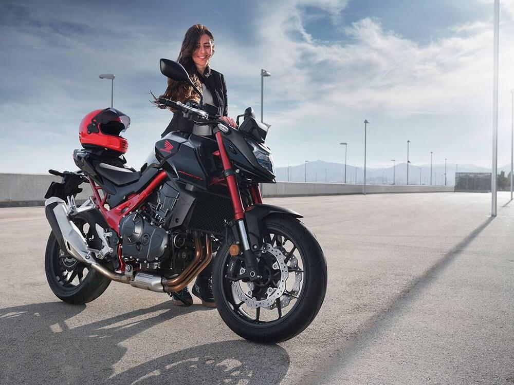 Honda CB 750 Hornet (2023 - 24) (6)