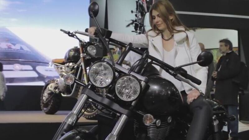 Triumph Bonneville Special, Thunderbird Night Storm e Rocket X, video EICMA