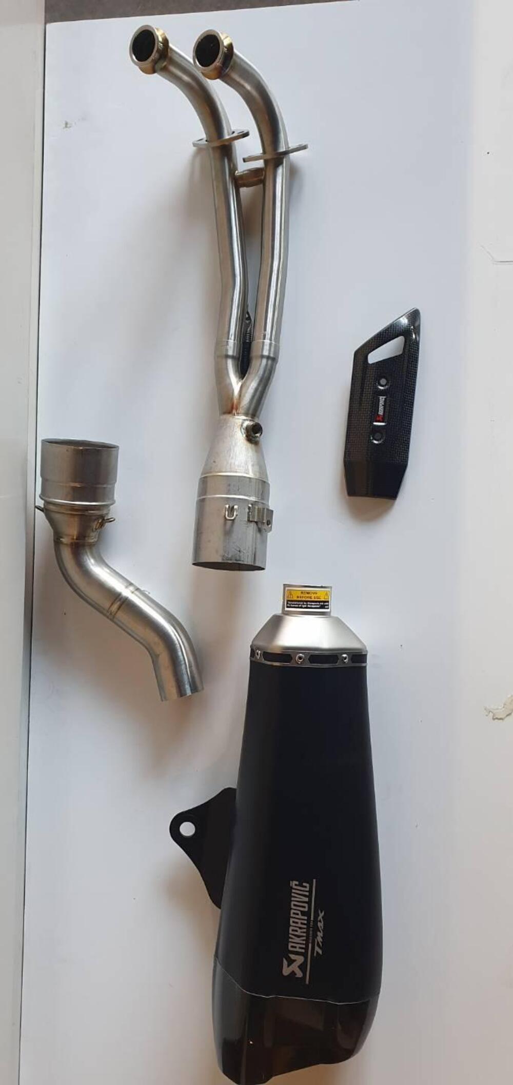 MARMITTA AKRAPOVIC COMPLETA PER YAMAHA TMAX 560 9