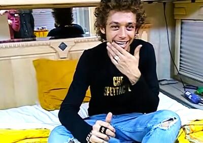 MotoGP 2022. Dieci interviste belle a Valentino Rossi che si trovano su Youtube [VIDEO]