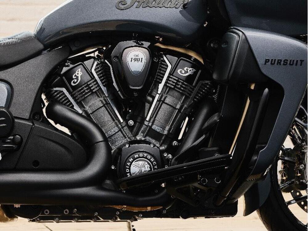 Indian Pursuit 1768 Dark Horse (2022 - 25) (2)