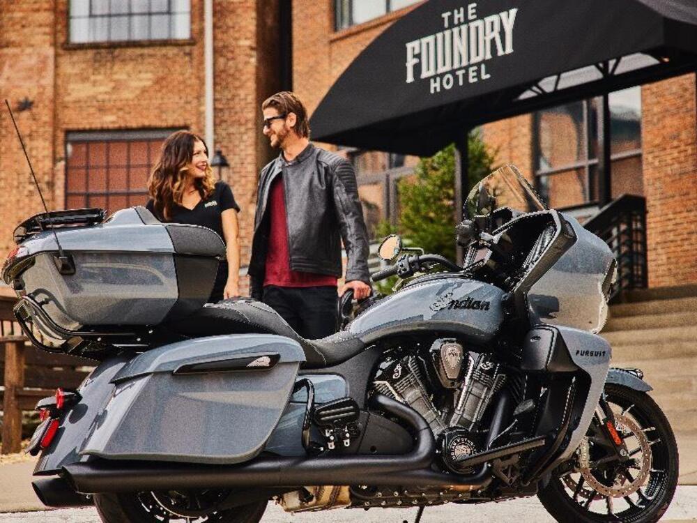 Indian Pursuit 1768 Dark Horse (2022 - 25) (3)