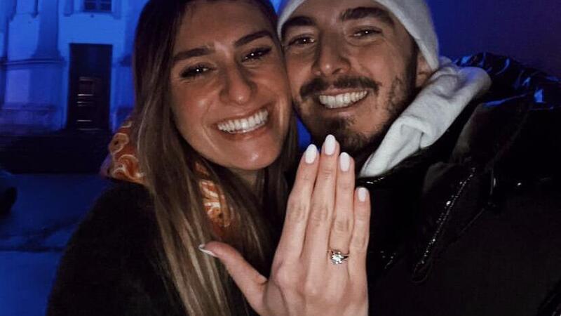 MotoGP 2022. Dopo il mondiale il matrimonio, Pecco Bagnaia ha chiesto la mano di Domizia Castagnini!