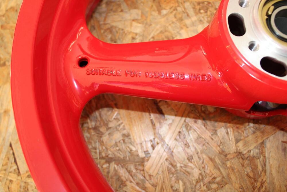 Ruota anteriore DUCATI 3 razze (2)