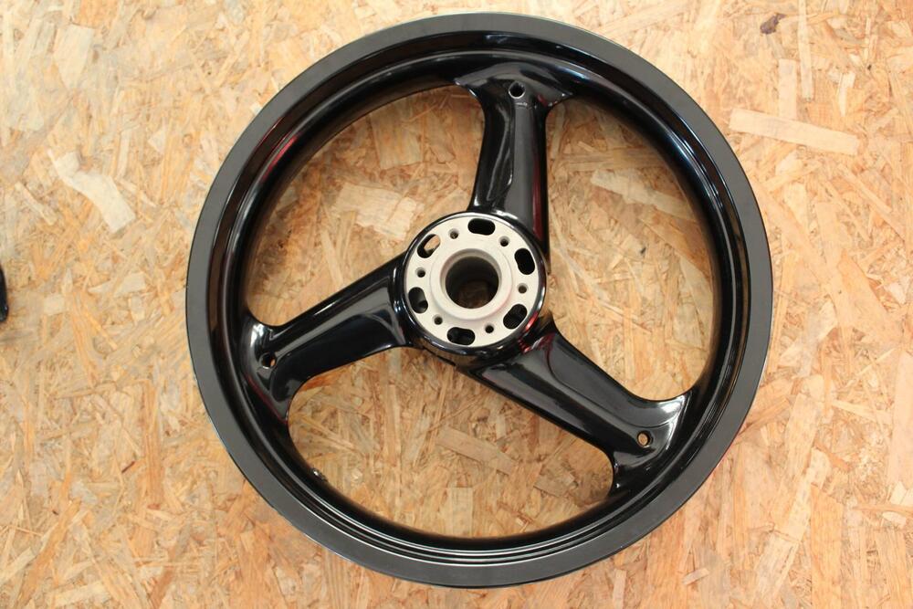 Ruota anteriore DUCATI 3 RAZZE (4)