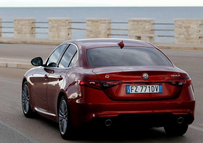 Alfa Romeo Giulia (2016-->>) (28)