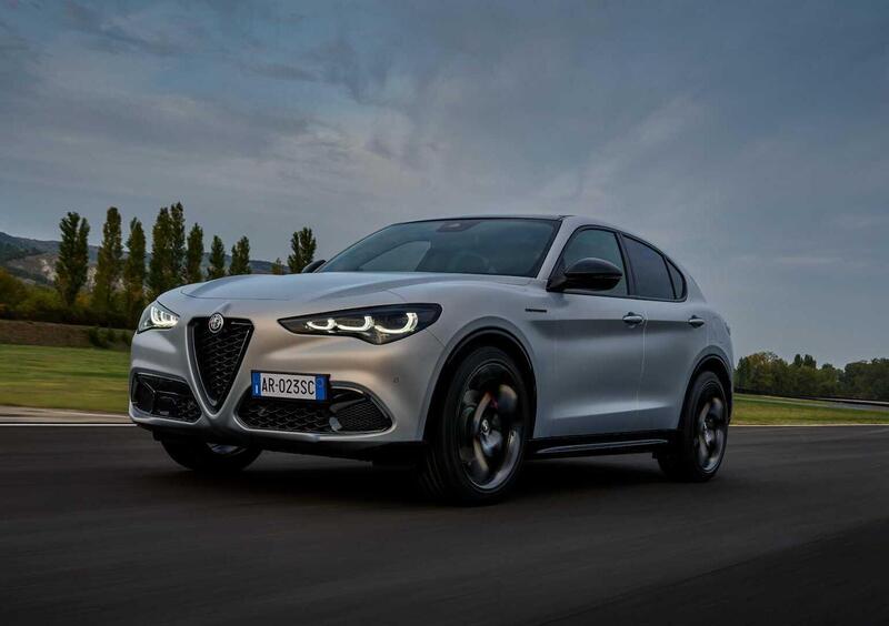 Alfa Romeo Stelvio (2017-->>) (2)