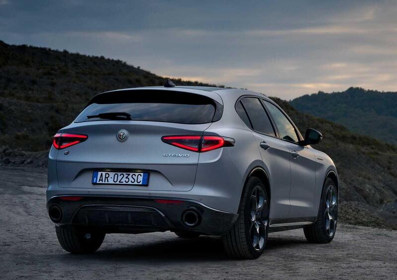 Alfa Romeo Stelvio (2017-->>) (3)