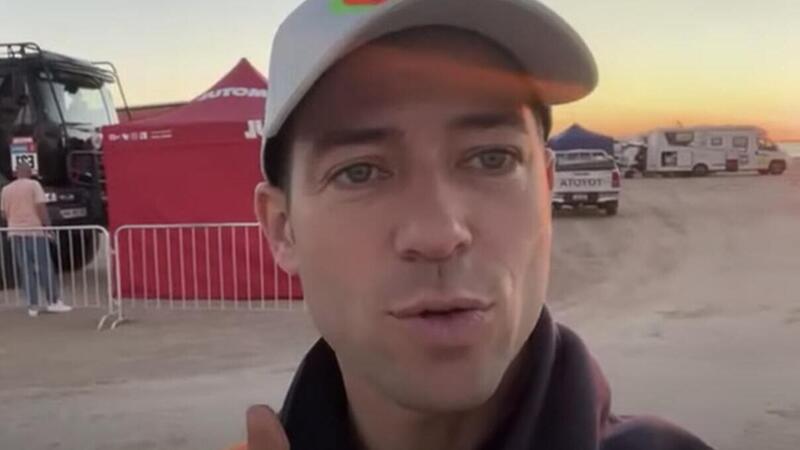 Dakar 2023 Insiders, con Maurizio Gerini nel bivacco pi&ugrave; grande della Storia [VIDEO]