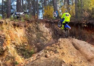 Toprak Razgatlioglu stupisce anche quando fa enduro (con un connazionale)! [VIDEO VIRALE]