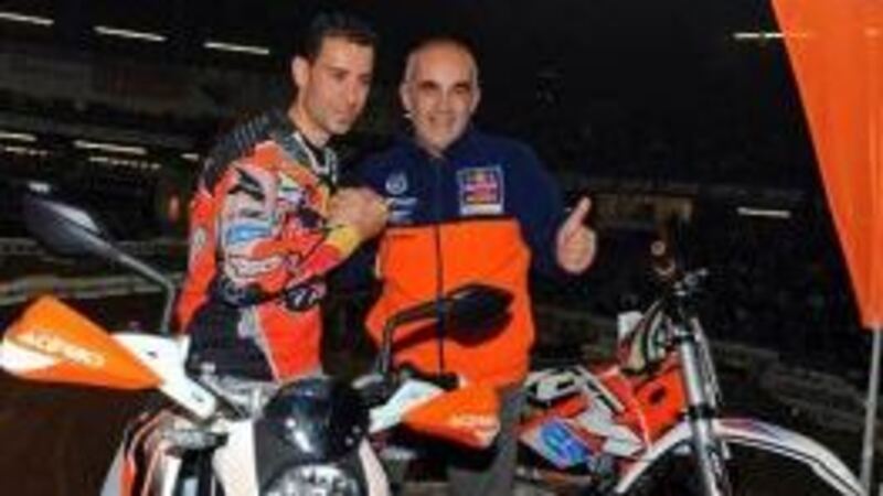 KTM consegna la 390 Duke a Vincenzo Nibali