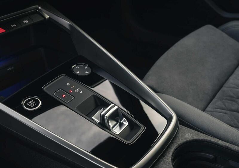 Audi A3 Sportback (2020-->>) (42)