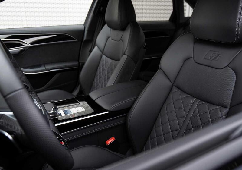 Audi A8 (19)