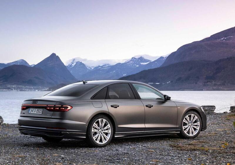 Audi A8 (2017-->>) (9)