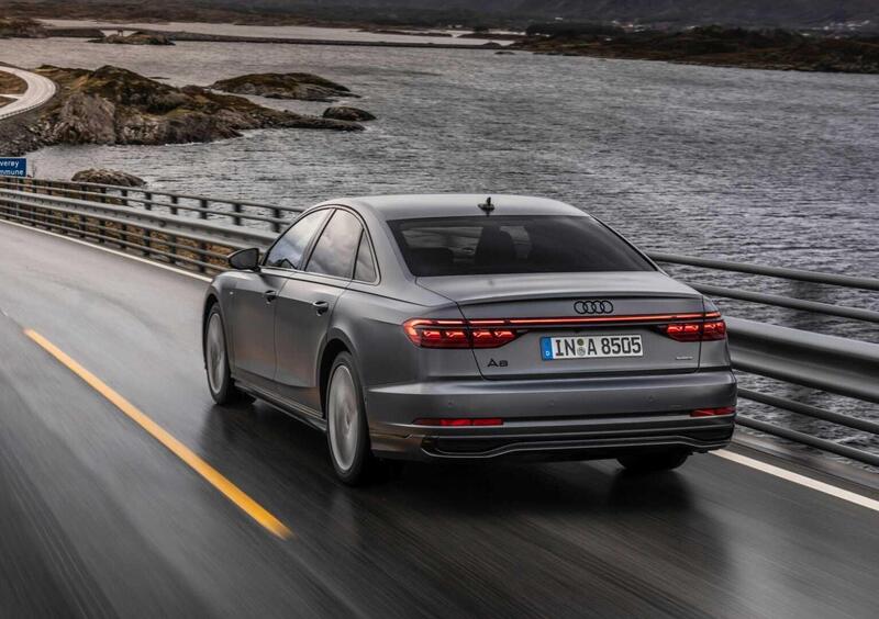 Audi A8 (12)