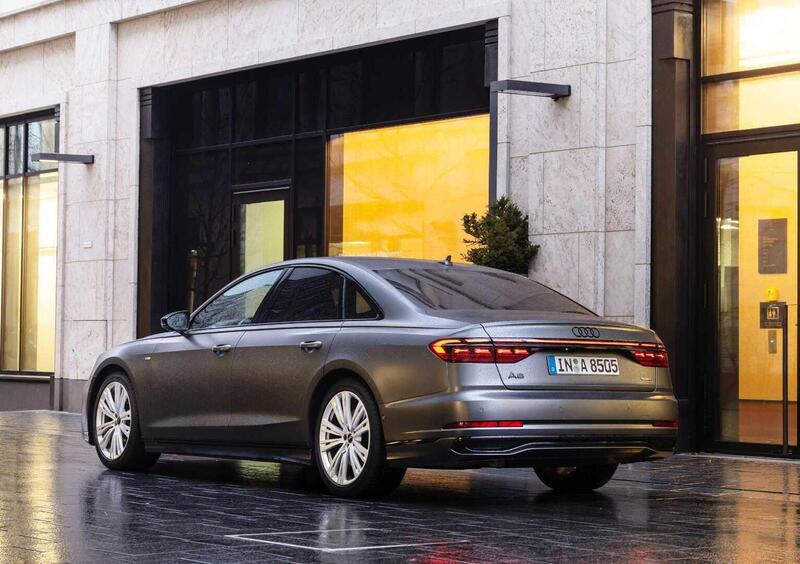 Audi A8 (2017-->>) (11)